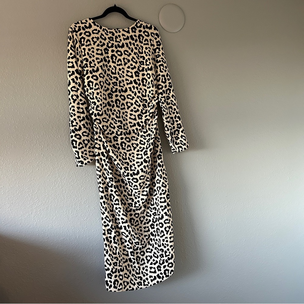 NWT H&M leopard print open back ruched long sleeve dress